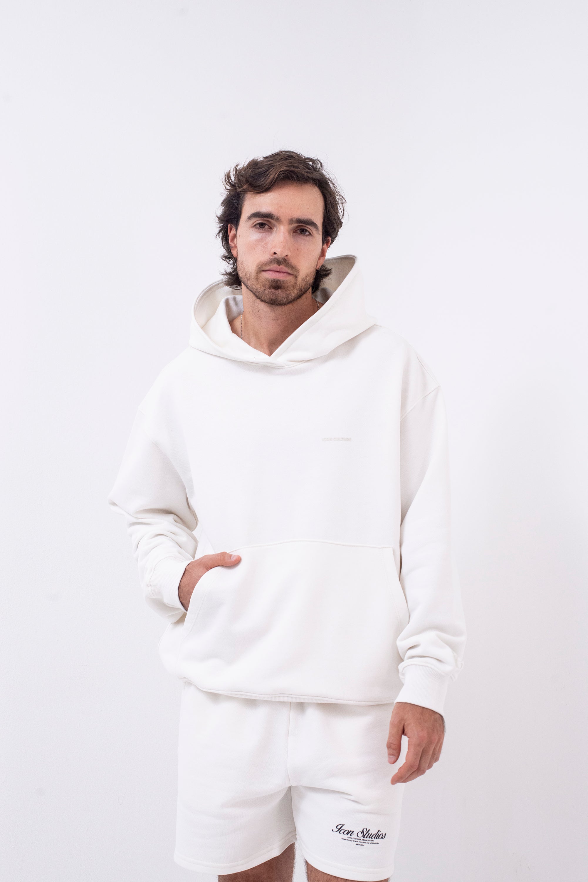 Hoodie Oversized Essentials · Blanco Hueso