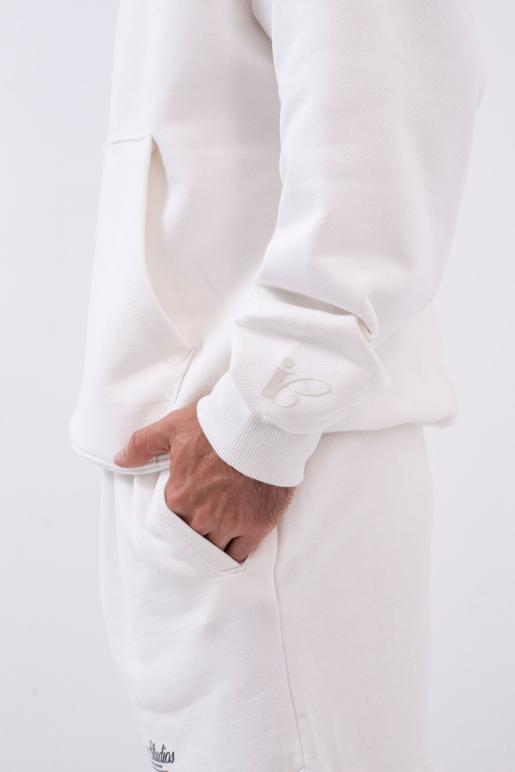 Hoodie Oversized Essentials · Blanco Hueso