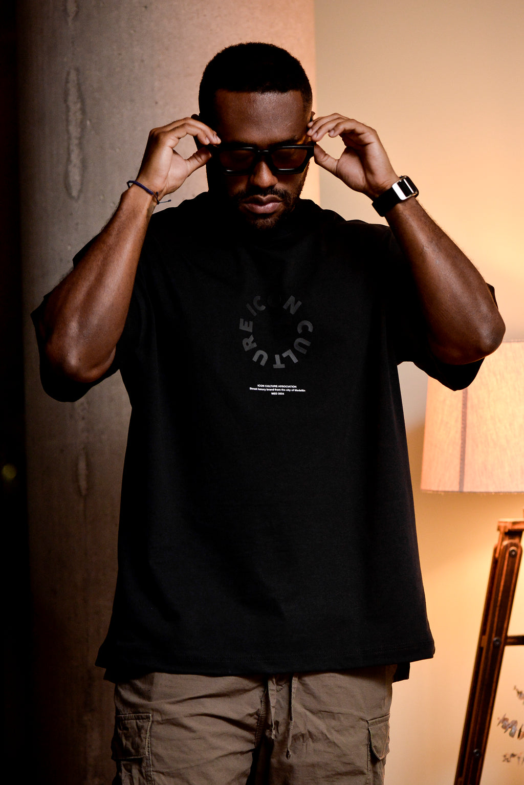 Camiseta Oversized Essentials - Negro