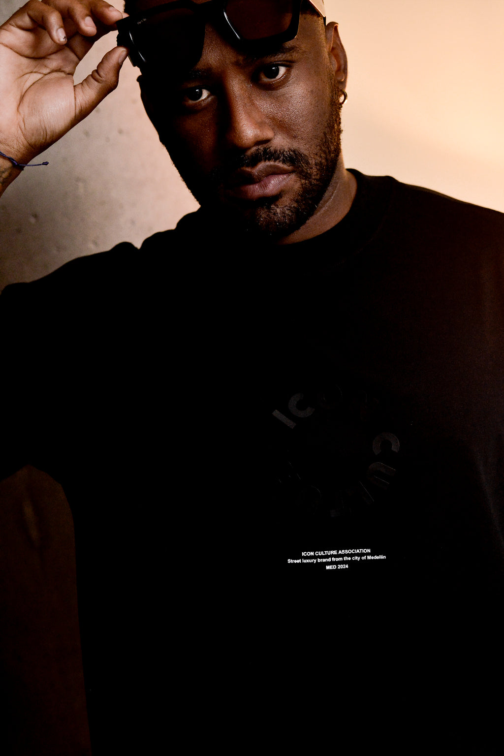 Camiseta Oversized Essentials - Negro