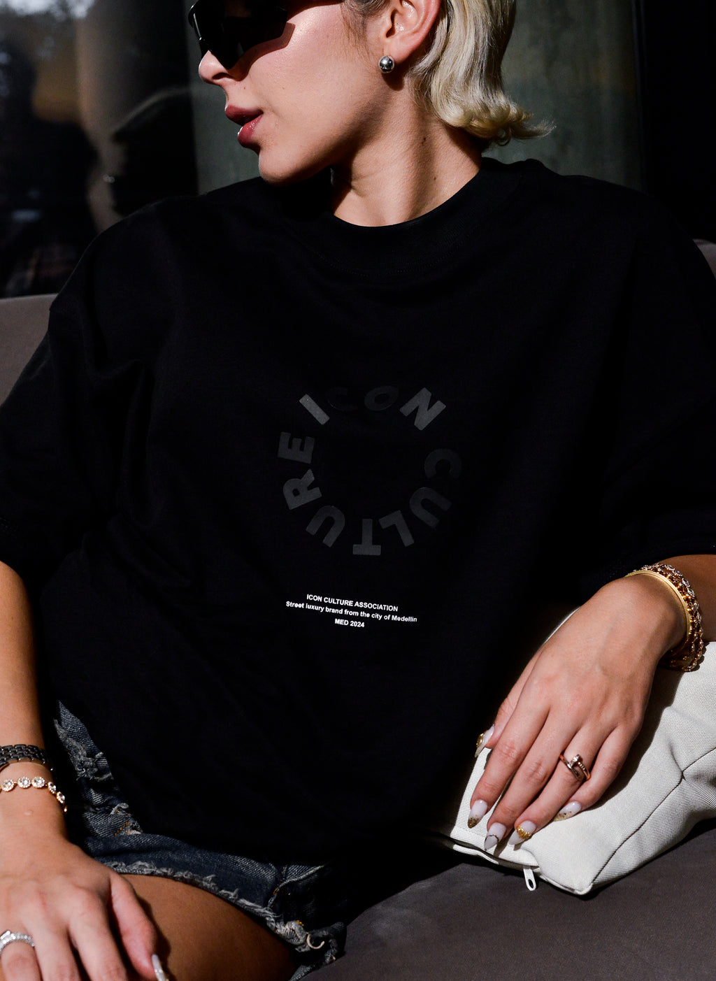 Camiseta Oversized Essentials - Negro