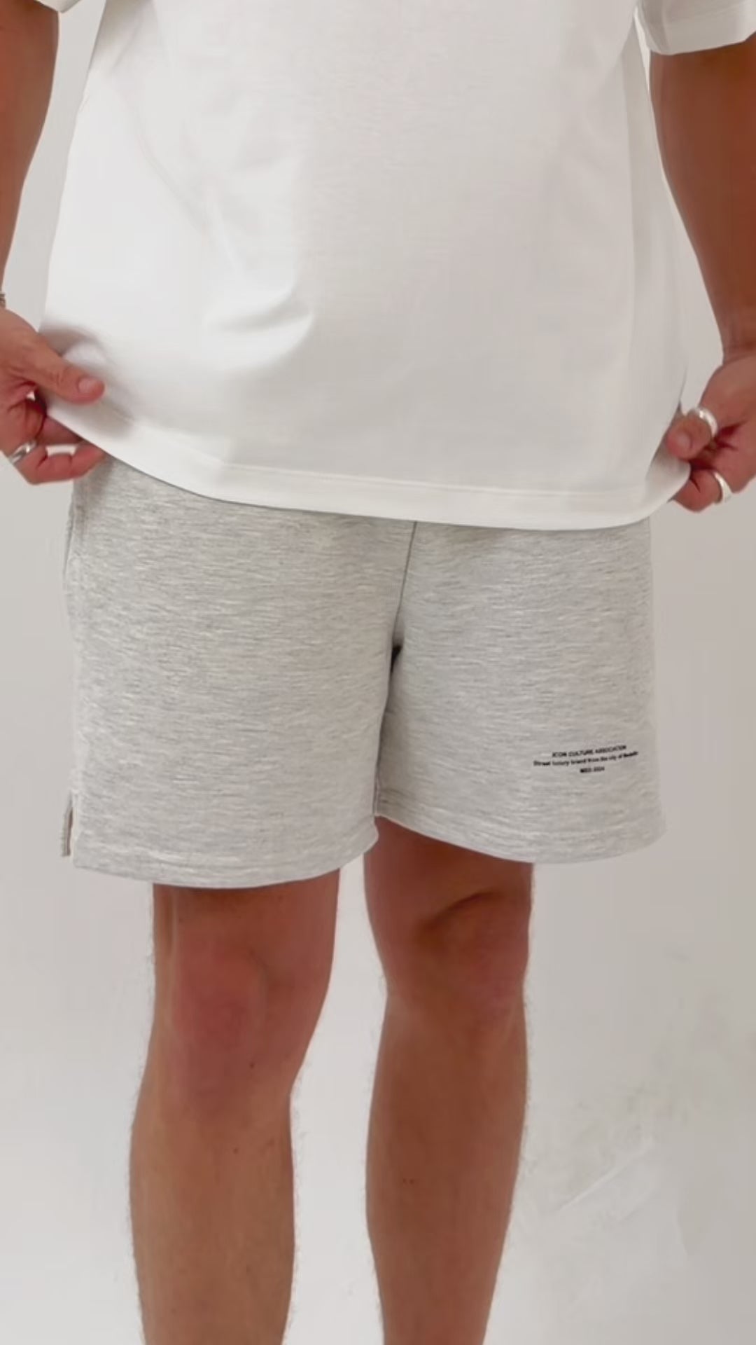 Short Essentials · Gris Jaspe